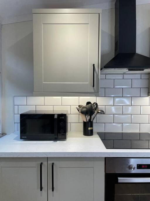 New Luxury For 2024 - Central Plymouth House - Sleeps 10 - Access To Plymouth Town - Close To The Barbican - Pets Welcome - Parking Available - By Luxe Living By Sophia Экстерьер фото