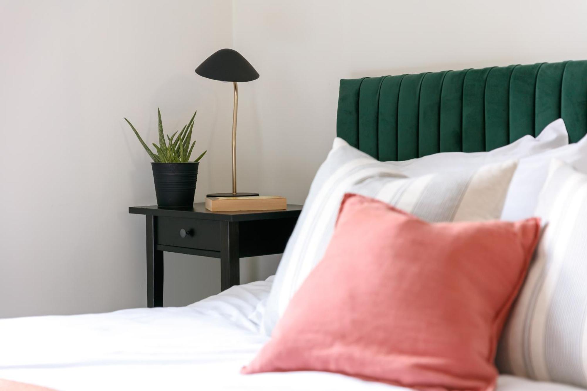 New Luxury For 2024 - Central Plymouth House - Sleeps 10 - Access To Plymouth Town - Close To The Barbican - Pets Welcome - Parking Available - By Luxe Living By Sophia Экстерьер фото