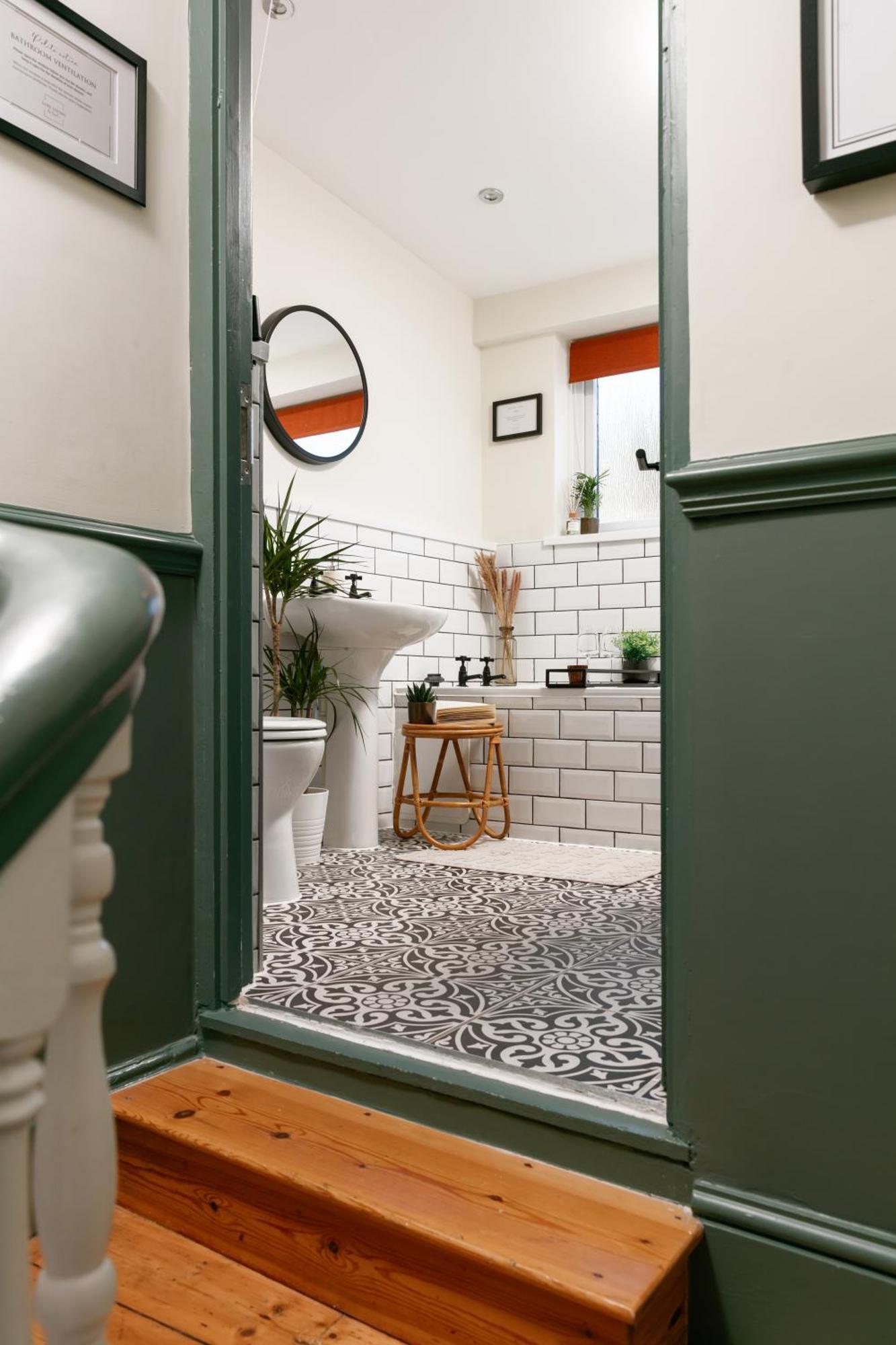 New Luxury For 2024 - Central Plymouth House - Sleeps 10 - Access To Plymouth Town - Close To The Barbican - Pets Welcome - Parking Available - By Luxe Living By Sophia Экстерьер фото