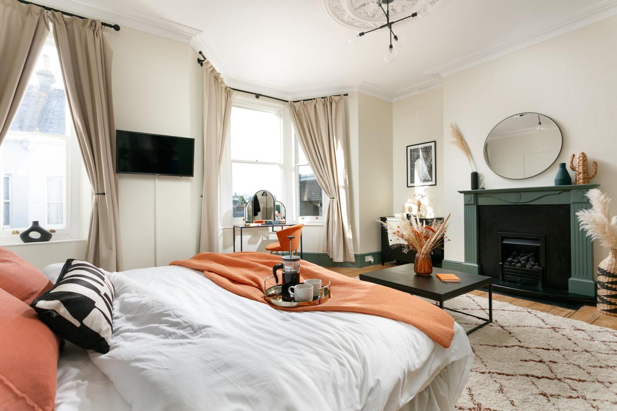 New Luxury For 2024 - Central Plymouth House - Sleeps 10 - Access To Plymouth Town - Close To The Barbican - Pets Welcome - Parking Available - By Luxe Living By Sophia Экстерьер фото
